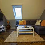 Bed & Badacsony شقة