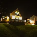 Bed & Badacsony شقة Badacsonytördemic