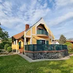 Bed & Badacsony شقة *