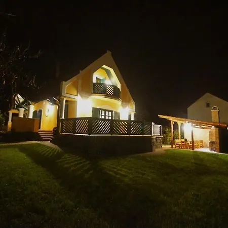 Bed & Badacsony Appartement Badacsonytördemic